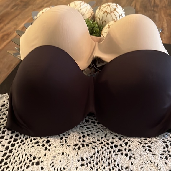 Maidenform Other - A pair of Maidenform woman’s full coverage bra’s.  5 ways to wear.  Size 38DD